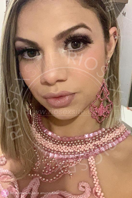 10ª foto da Camila Lourenço