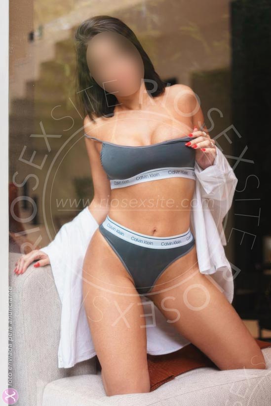 5ª foto da Laura Mansur