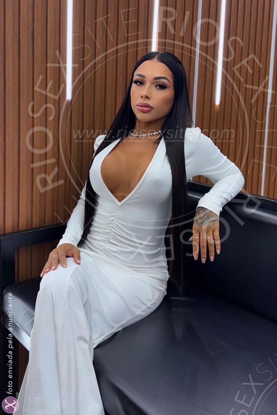 4 - photo of Mirela Motta