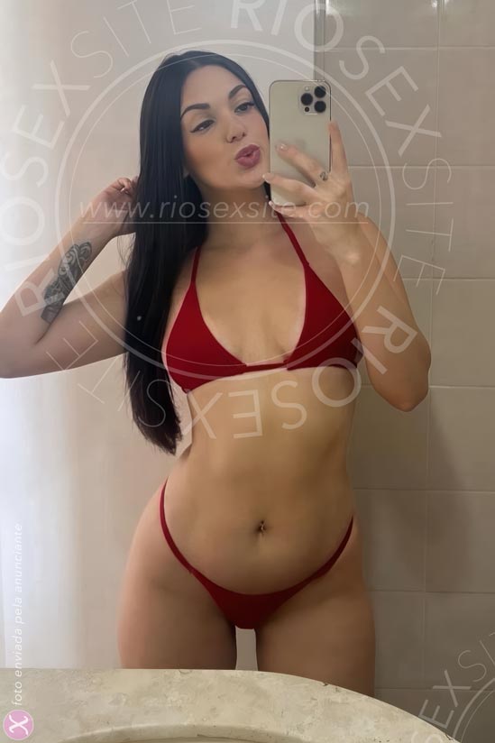 19 - photo of Julia Hills