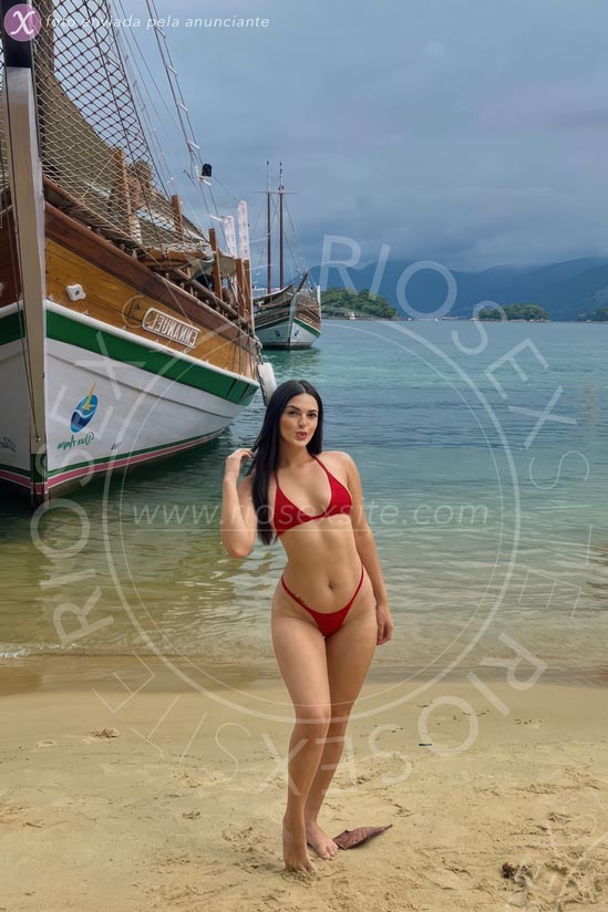 26 - photo of Julia Hills