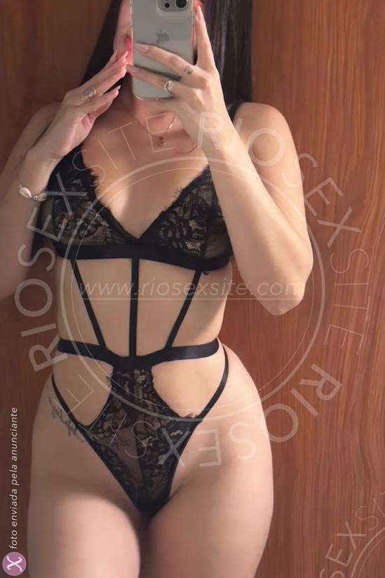 6 - photo of Julia Hills