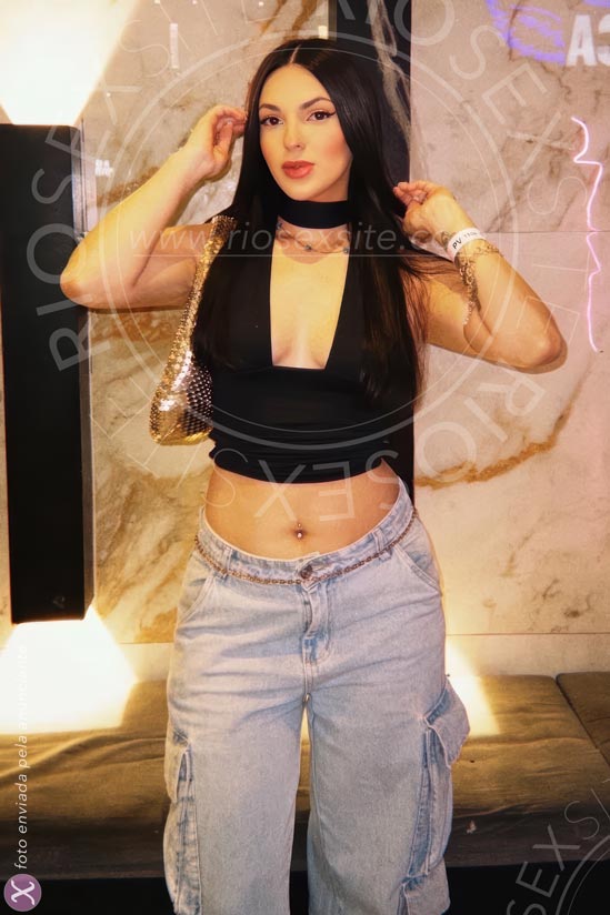 5 - photo of Julia Hills