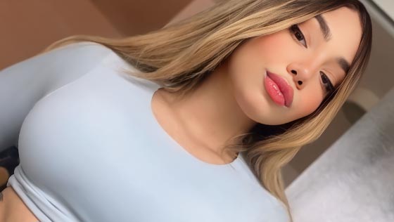 Acompanhante de luxo Copacabana - Peito grande