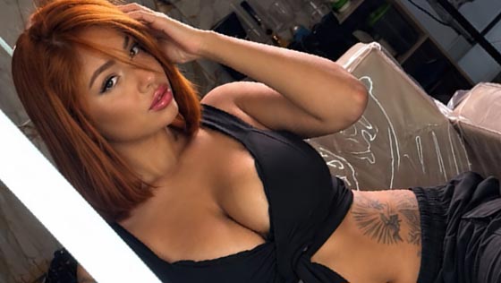 Acompanhante de Luxo ruiva baixinha 
