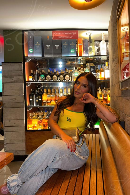 19 - photo of Gabi Diniz