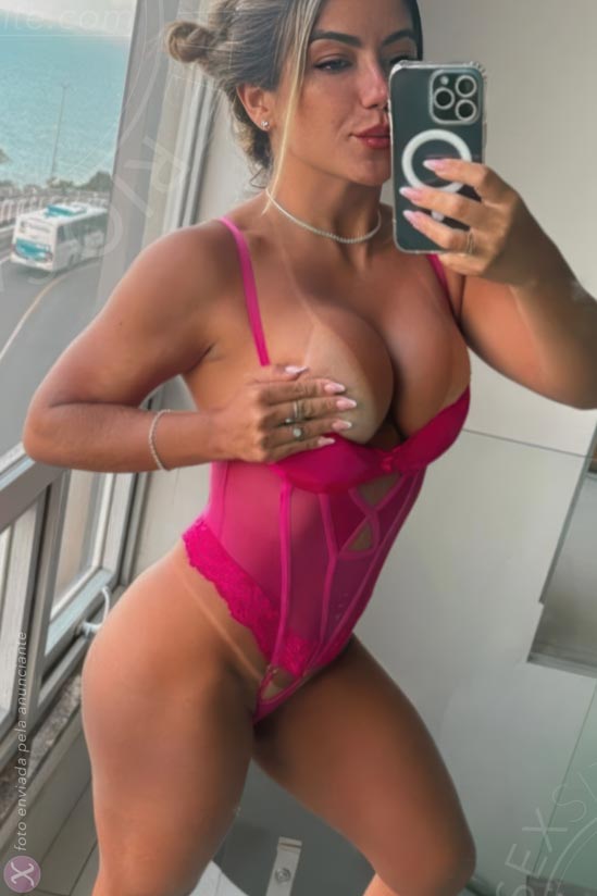 14ª foto da Laura Belmont