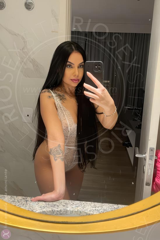 14ª foto da Yssis Benette