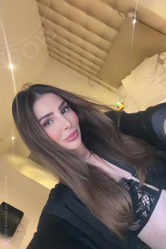 19ª foto da Lauren Mercier