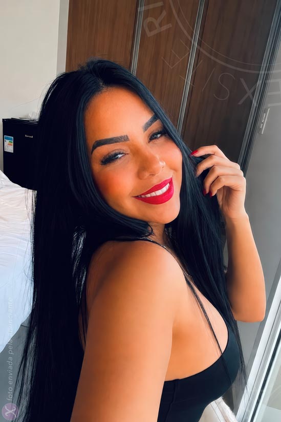 8 - photo of Louise Avelar