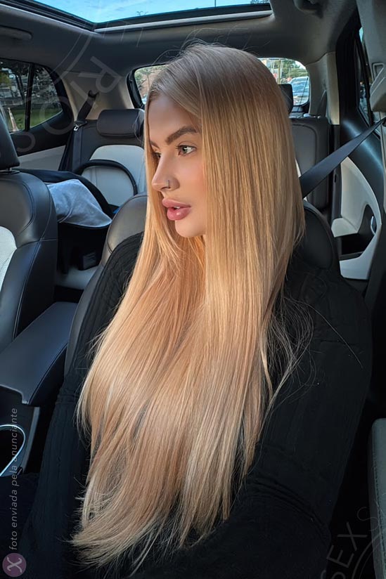 4ª foto da Lorena Vick