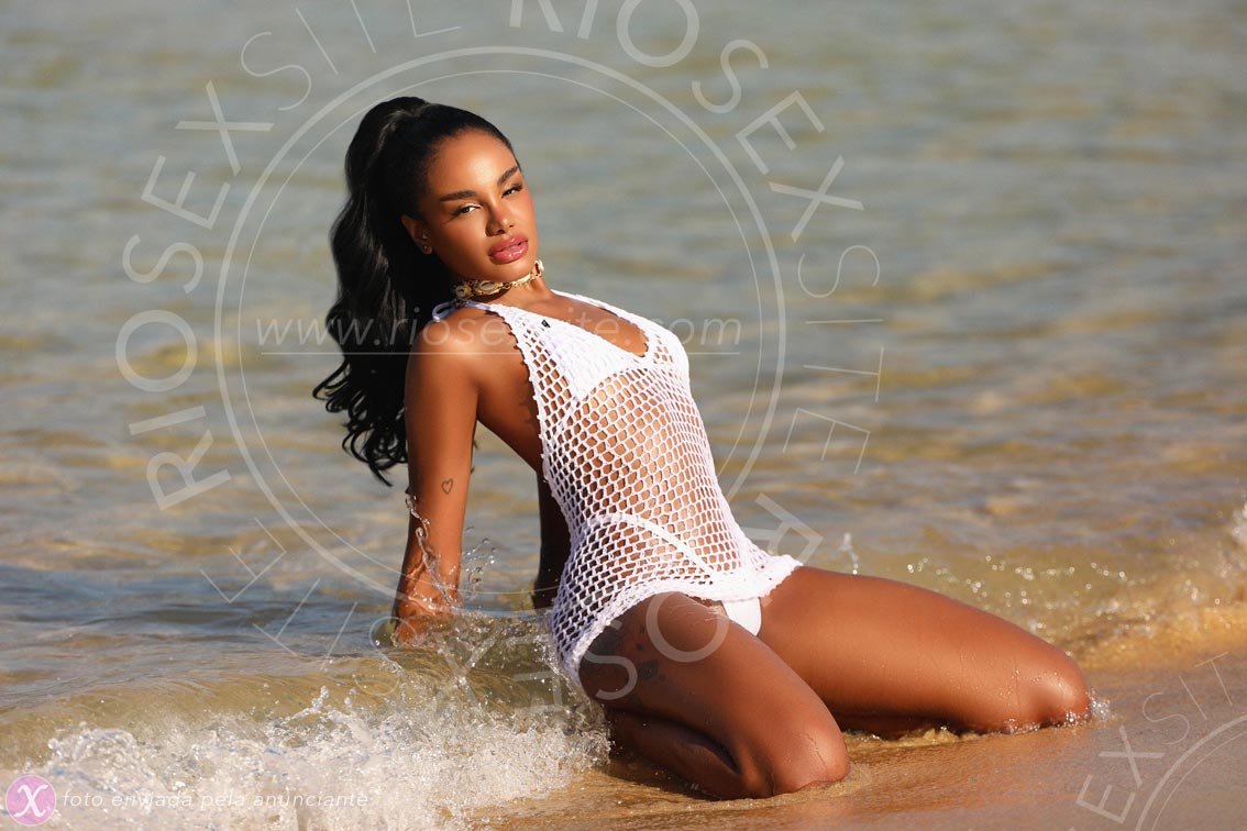 11 - photo of Indyara Dourado