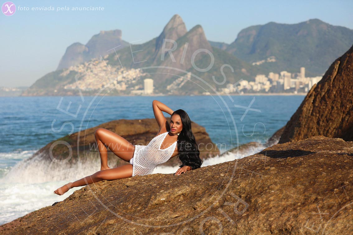 12 - photo of Indyara Dourado